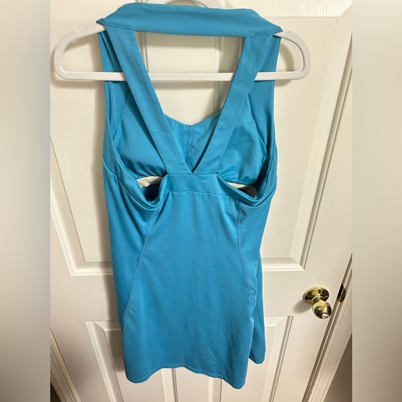 Title Nine V-Neck Strappy Built in Bra Athletic Dress Aruba Blue Size Medium - Picture 6 of 6